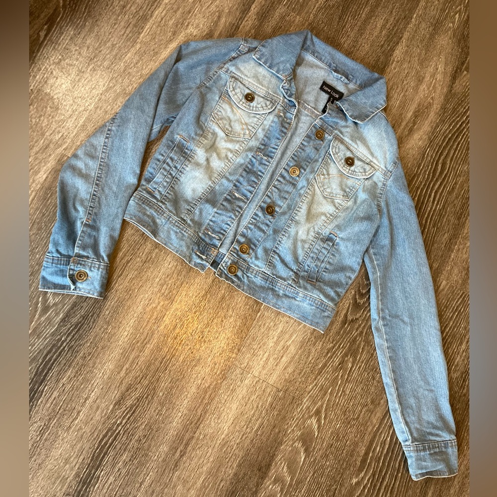 New Look Cropped Denim Jacket - Picture 3 of 8
